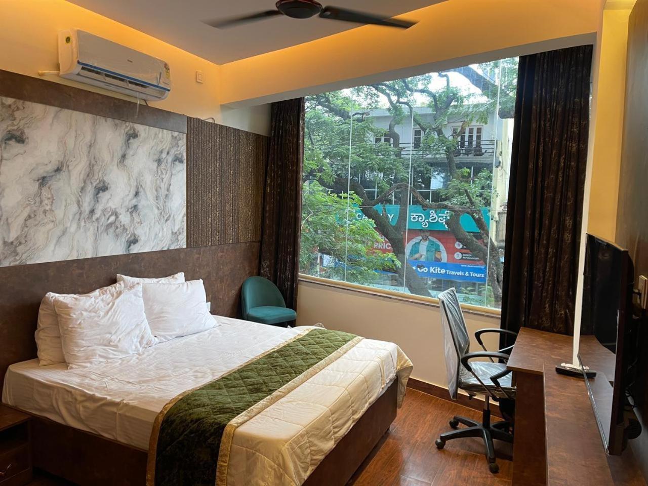 The Taaj Inn Bangalore Exterior photo
